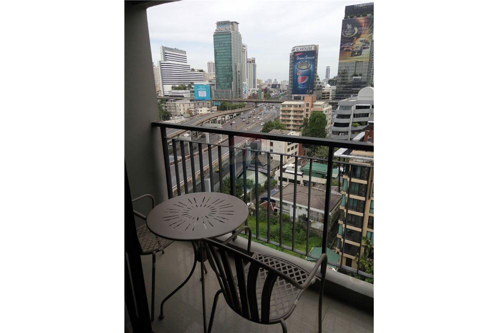 ขายคอนโด Renova Residence Chidlom